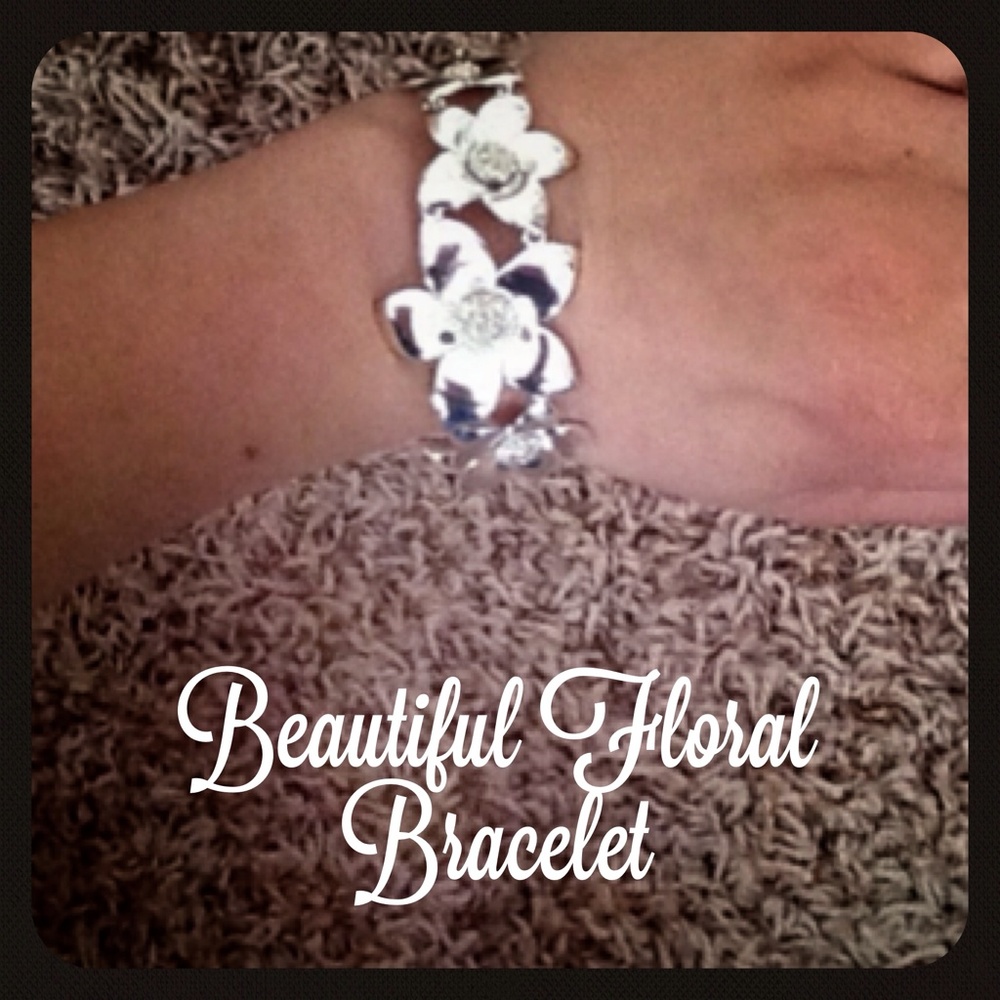 Beautiful flower bracelet